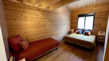 5 bedrooms, iron/ironing board, travel crib, WiFi