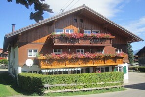 Exterior - Holiday apartment in Bolsterlang with Wi-Fi (Bolsterlang)
