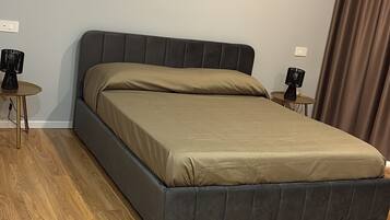 4 bedrooms, WiFi, bed sheets