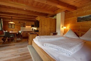 Free WiFi, bed sheets - Holiday apartment with 2 bedrooms (Inzell)