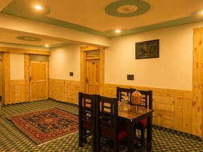 Dining - Nubra Glamour Guesr House (Diskit)