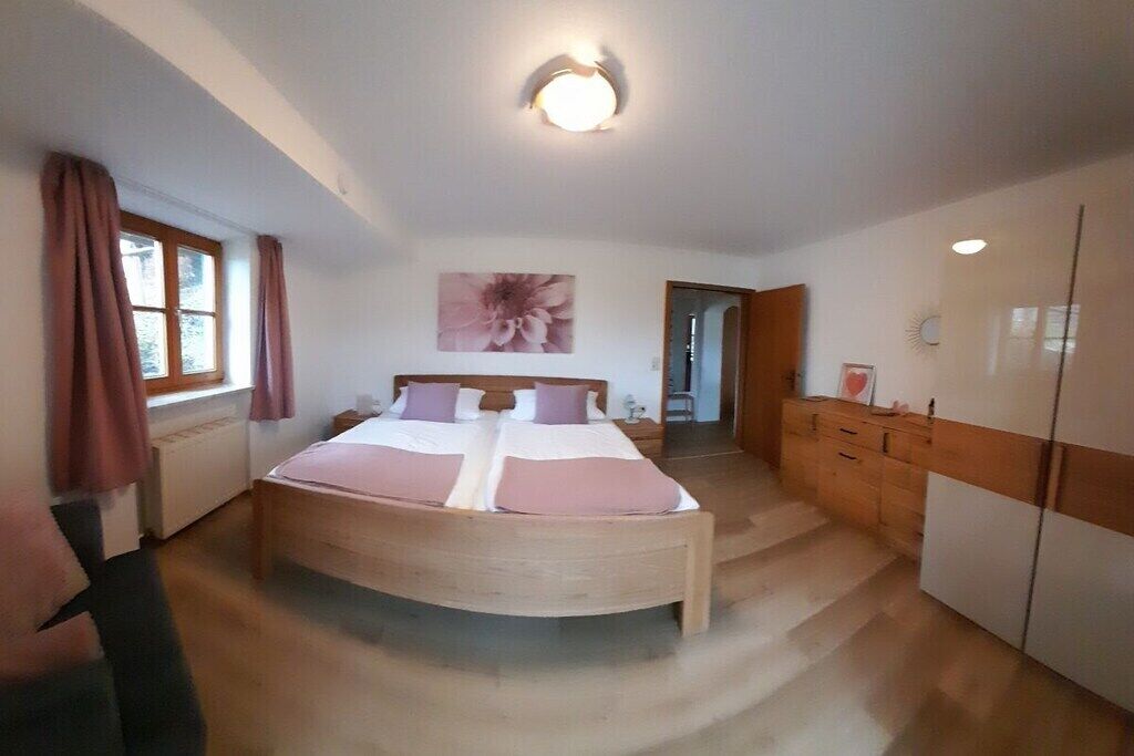 1 Schlafzimmer, Reisekinderbett, kostenloses WLAN, Bettwäsche