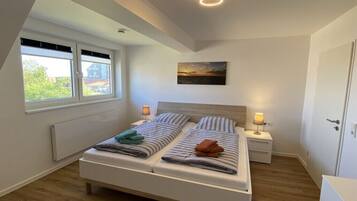 2 Schlafzimmer, Reisekinderbett, kostenloses WLAN, Bettwäsche