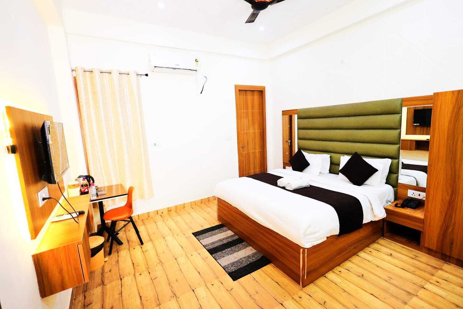 Deluxe Double Room | Free WiFi
