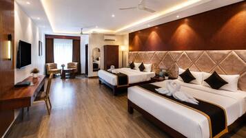 Basic Quadruple Room | Desk, free WiFi