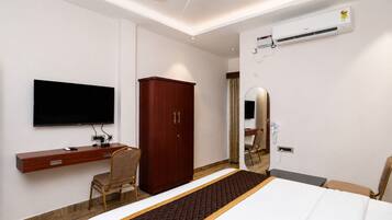Habitación doble Deluxe | Escritorio, wifi gratis y ropa de cama