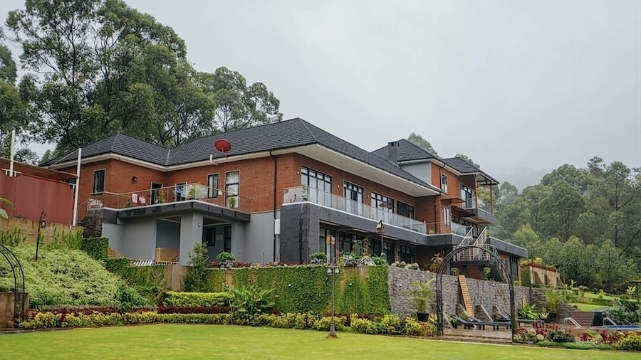 Sharuu Residency