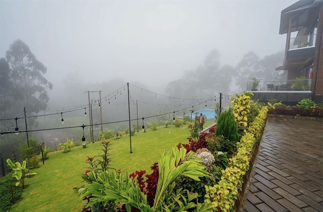 Habitación Deluxe doble, vistas a la montaña | Jardines del alojamiento