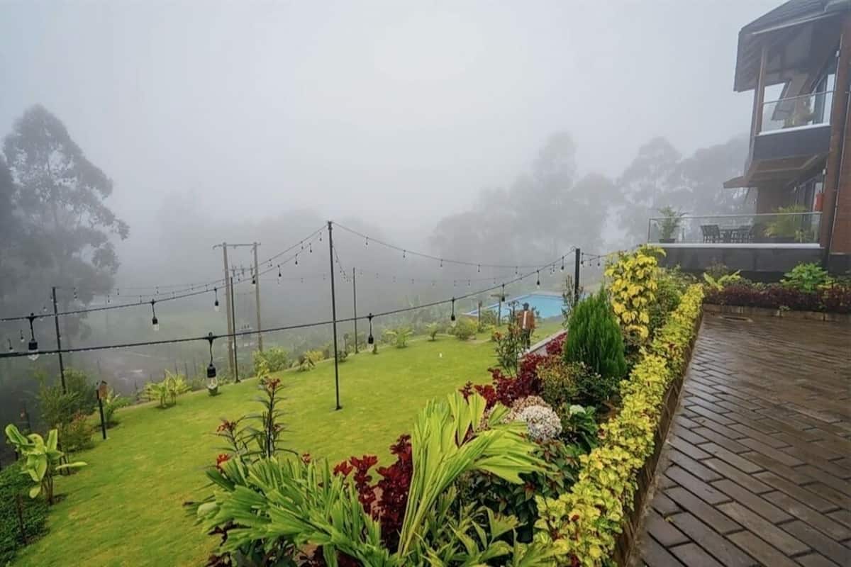 Deluxe Double Room, Mountain View | Property grounds