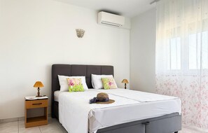 Free WiFi - Beautiful apartment in Jesenice (Dugi Rat) (Jesenice (Dugi Rat))