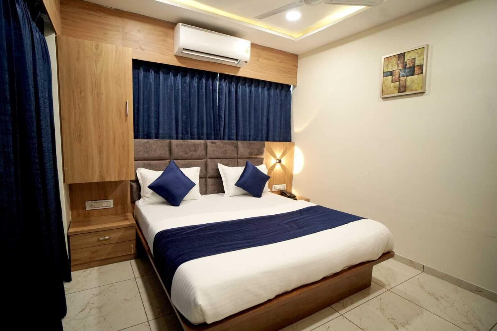 1 dormitorio, tabla de planchar con plancha, wifi y ropa de cama