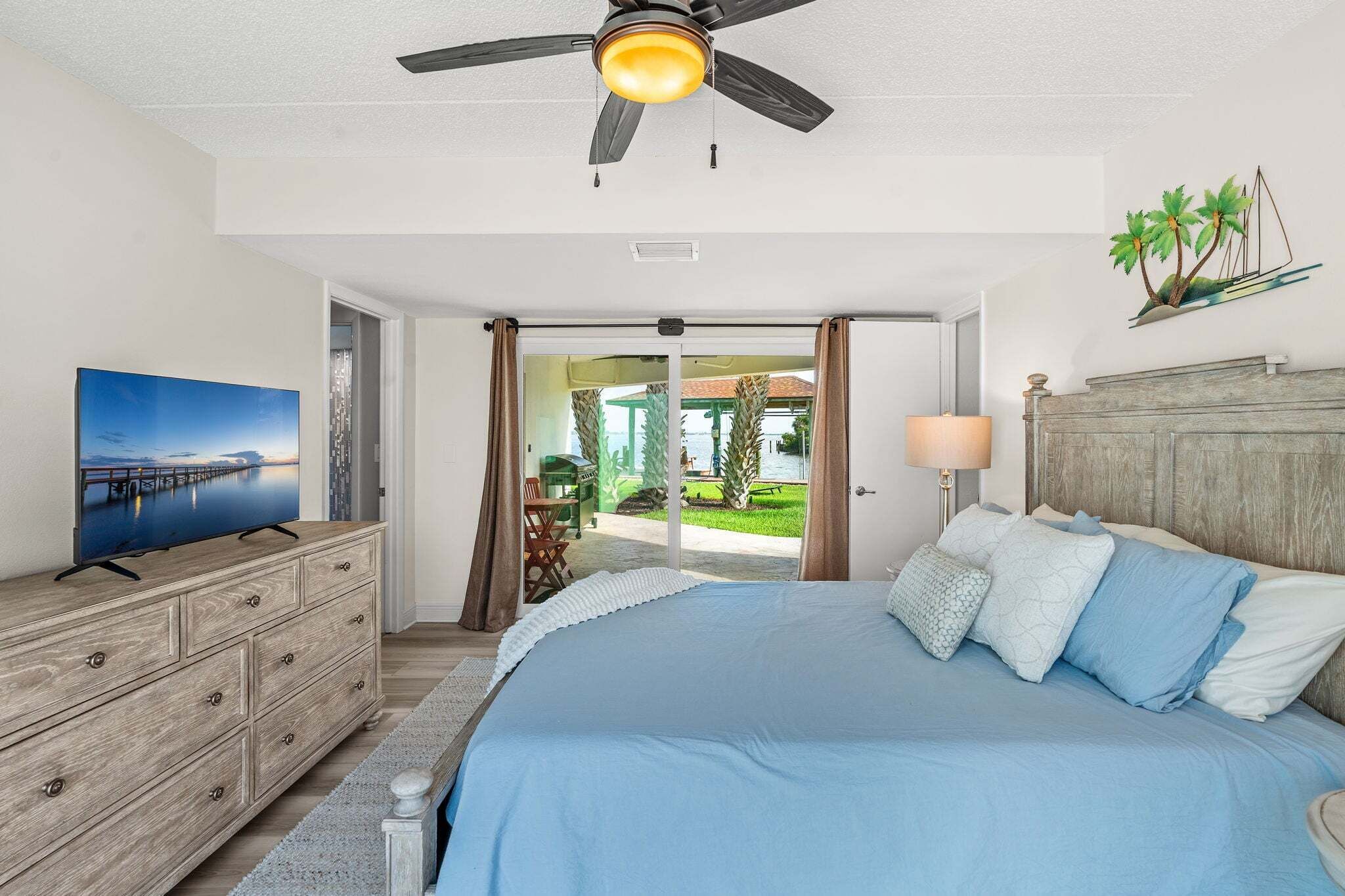 4 bedrooms, iron/ironing board, free WiFi, bed sheets