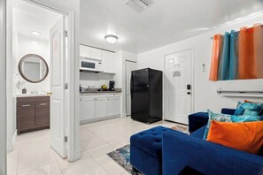 Interior - Cozy Apt, King Bed + Huge TV, Near TPA & Stadium (Tampa)