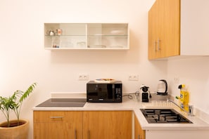Coffee/tea maker, fridge, microwave, oven - Casa Verdi with Terrace, 1 Bedroom, Living Room (Tanger)