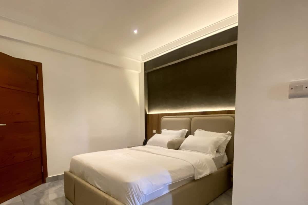 Habitación doble ejecutiva, balcón | Escritorio y espacio para trabajar con laptop