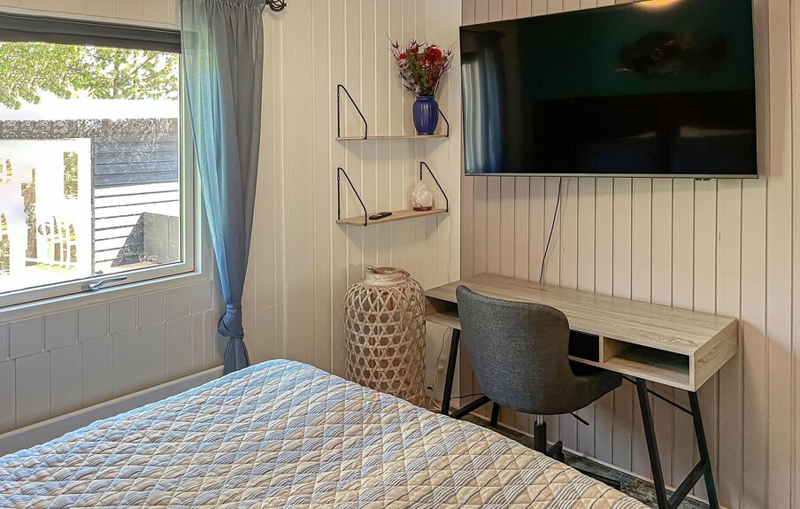 4 Bedroom Stunning Home In Hals - Hou