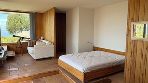 Room - Vrbo Property (Bormes-les-Mimosas)