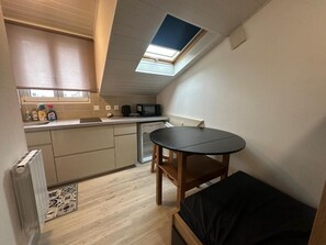 Private kitchen - Vrbo Property (Évian-les-Bains)