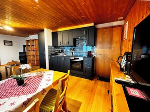 Fridge, microwave, oven, dishwasher - HasliRent, Cosy, (Hasliberg Wasserwendi), by Interhome (Hasliberg)