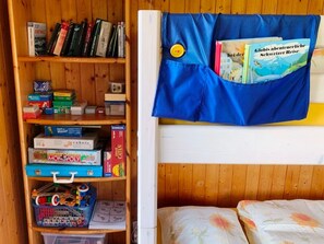Bedroom - HasliRent, an dr Egg, (Hasliberg Reuti), by Interhome (Hasliberg)