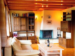 Fireplace - HasliRent, Resti, (Hasliberg Reuti), by Interhome (Hasliberg)