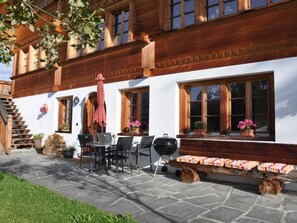 Outdoor dining - HasliRent, Holiboimi, (Hasliberg Wasserwendi), by Interhome (Hasliberg)
