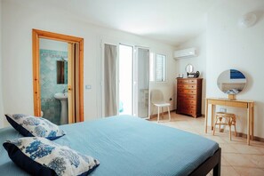 Bügeleisen/Bügelbrett, Reisekinderbett, WLAN, Bettwäsche