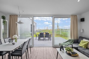 Dining - Spacious Apartment with exceptional Sea View and Wellness Area! (Wendtorf)