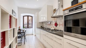 Fridge, microwave, dishwasher