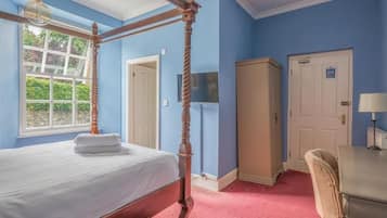 Een strijkplank/strijkijzer, gratis wifi, beddengoed