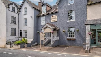 Lonsdale House | Exterior