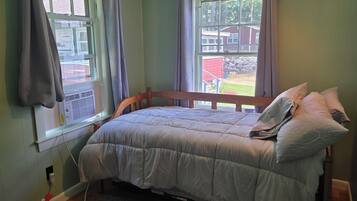 2 chambres, fer et planche à repasser, Wi-Fi, draps fournis