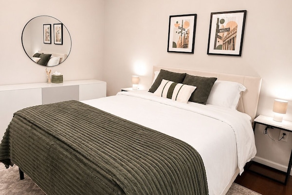 3 bedrooms, iron/ironing board, WiFi, bed sheets