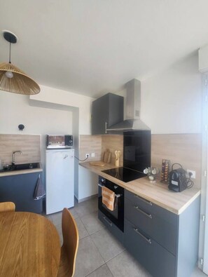 Private kitchen - Vrbo Property (La Seyne-sur-Mer)