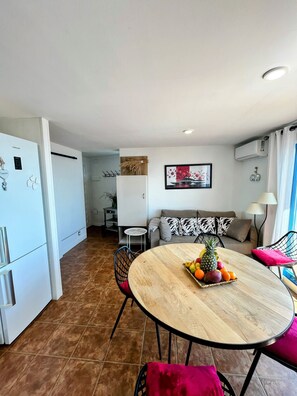 Smart TV - Private residence with ocean and mountain views, pool, 2 toilets, 2 bathrooms, parking (Peñíscola)
