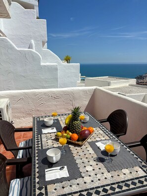 Outdoor dining - Vrbo Property (Peñíscola)