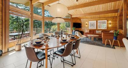 Lodge style 5 bedroom, 2 kitchens, large deck, outdoor firepit, 1 dog ok
