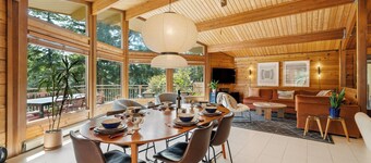 Lodge style 5 bedroom, 2 kitchens, large deck, outdoor firepit, 1 dog ok