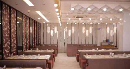 Hotel Rangoli - 10 min from Palsana Chowk