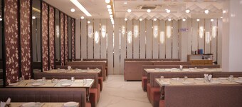 Hotel Rangoli - 10 min from Palsana Chowk