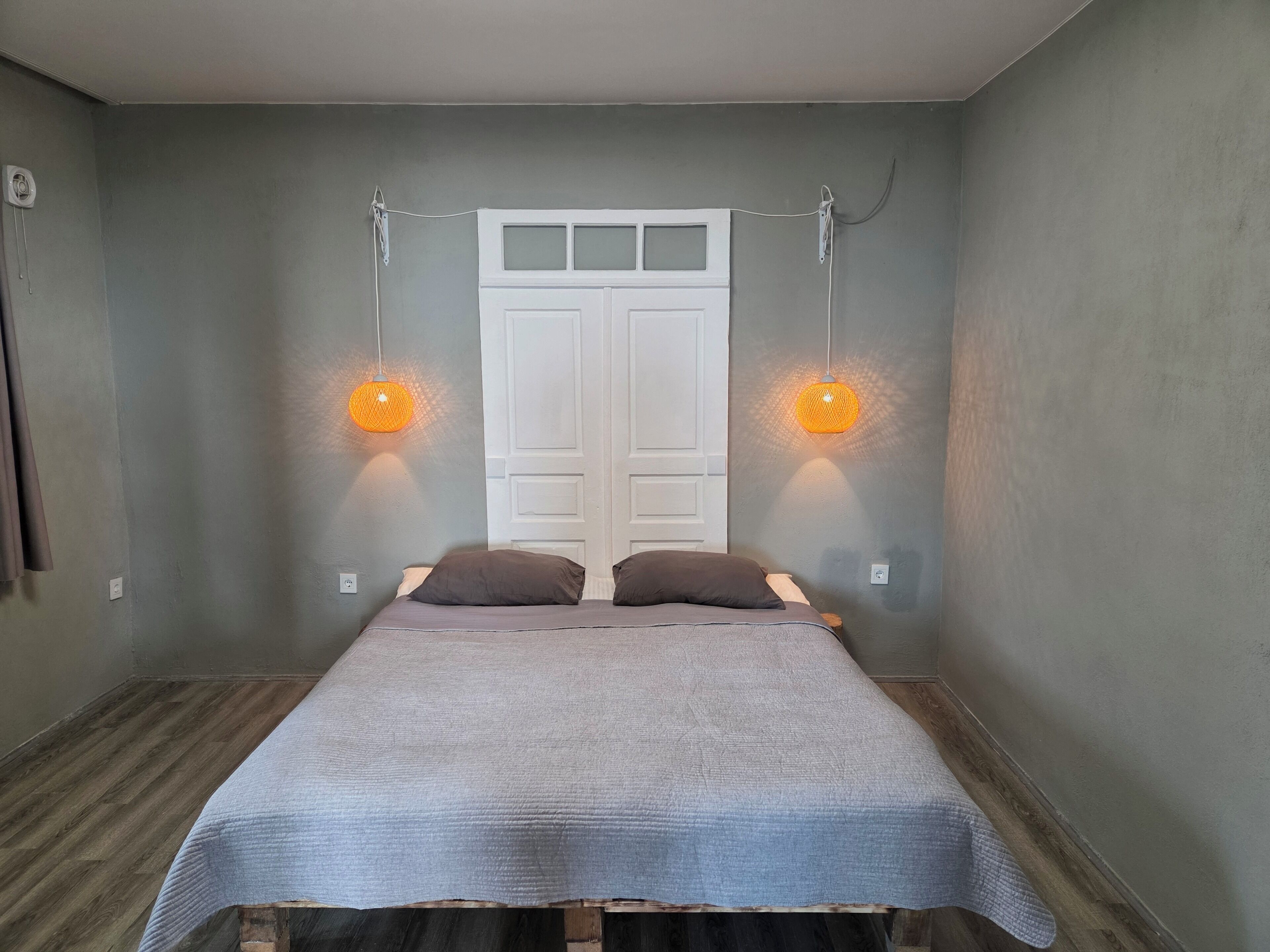 1 bedroom, desk, free WiFi, bed sheets