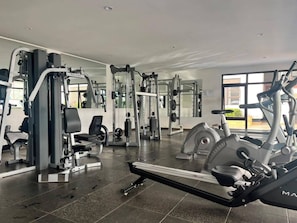 Fitness facility - Lovely 1-bedroom apartment in peaceful Nairobi with fitness room (Nairobi)