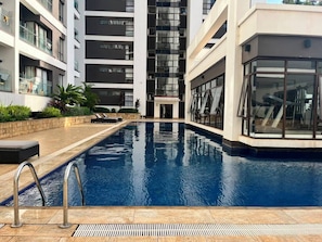 Pool - Lovely 1-bedroom apartment in peaceful Nairobi with fitness room (Nairobi)