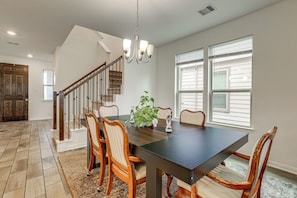 House (5 Bedrooms) | Interior - Family Suburban Retreat! 20 Mi to Dtwn Houston (Houston)