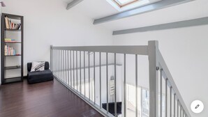 Interior - A 5-minute walk from downtown, a charming house in a quiet, secluded location. (La Teste-de-Buch)