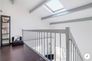 Interior - A 5-minute walk from downtown, a charming house in a quiet, secluded location. (La Teste-de-Buch)