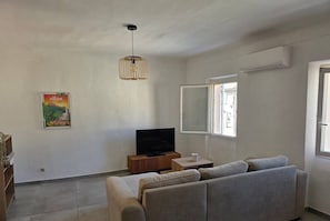 TV