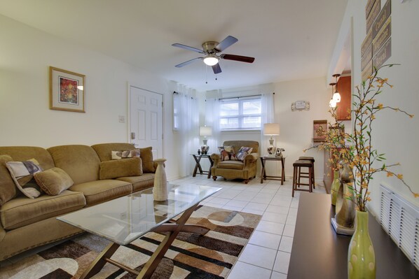House (2 Bedrooms) | Front of property