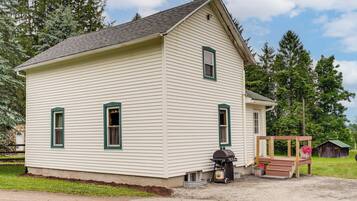House (3 Bedrooms) | Front of property