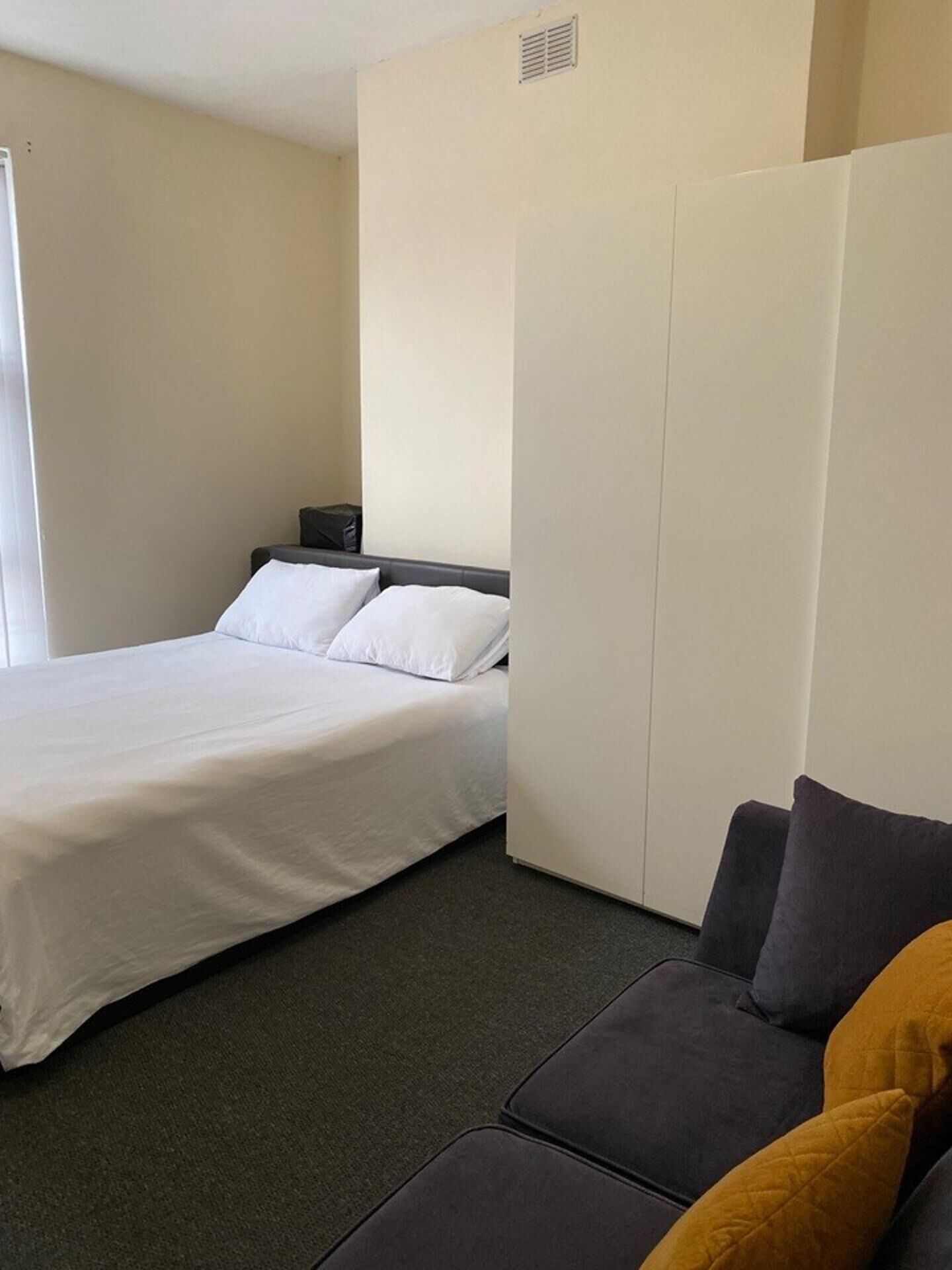2 habitaciones, tabla de planchar con plancha y wifi gratis 